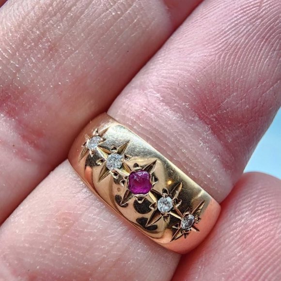 Vintage Victorian 18K Yellow Gold Star Set Ruby and Diamond Band Ring Estate - Picture 1 of 5